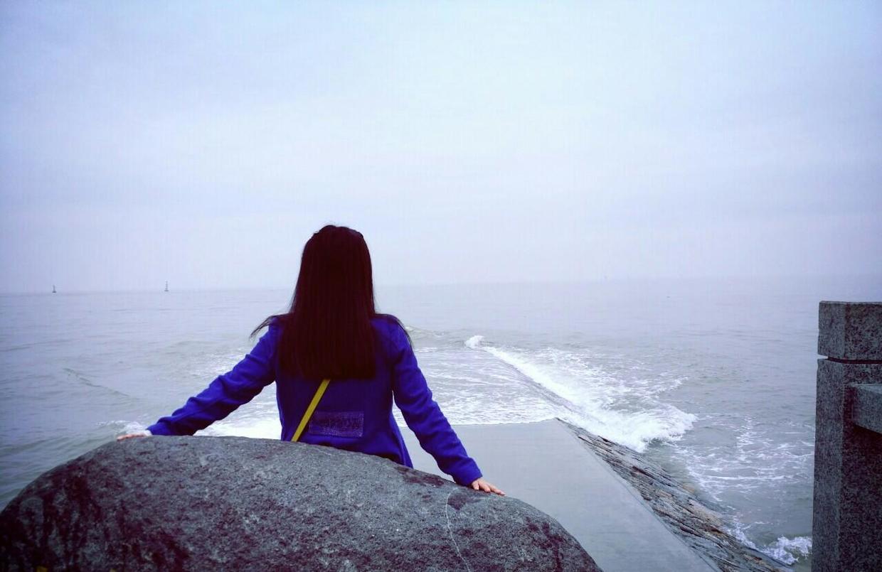 厦门--图中人在思考中